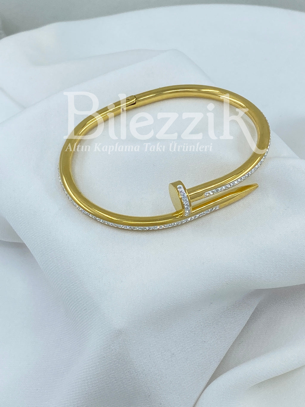 Çivili Cartier Kelepçe Modelimiz