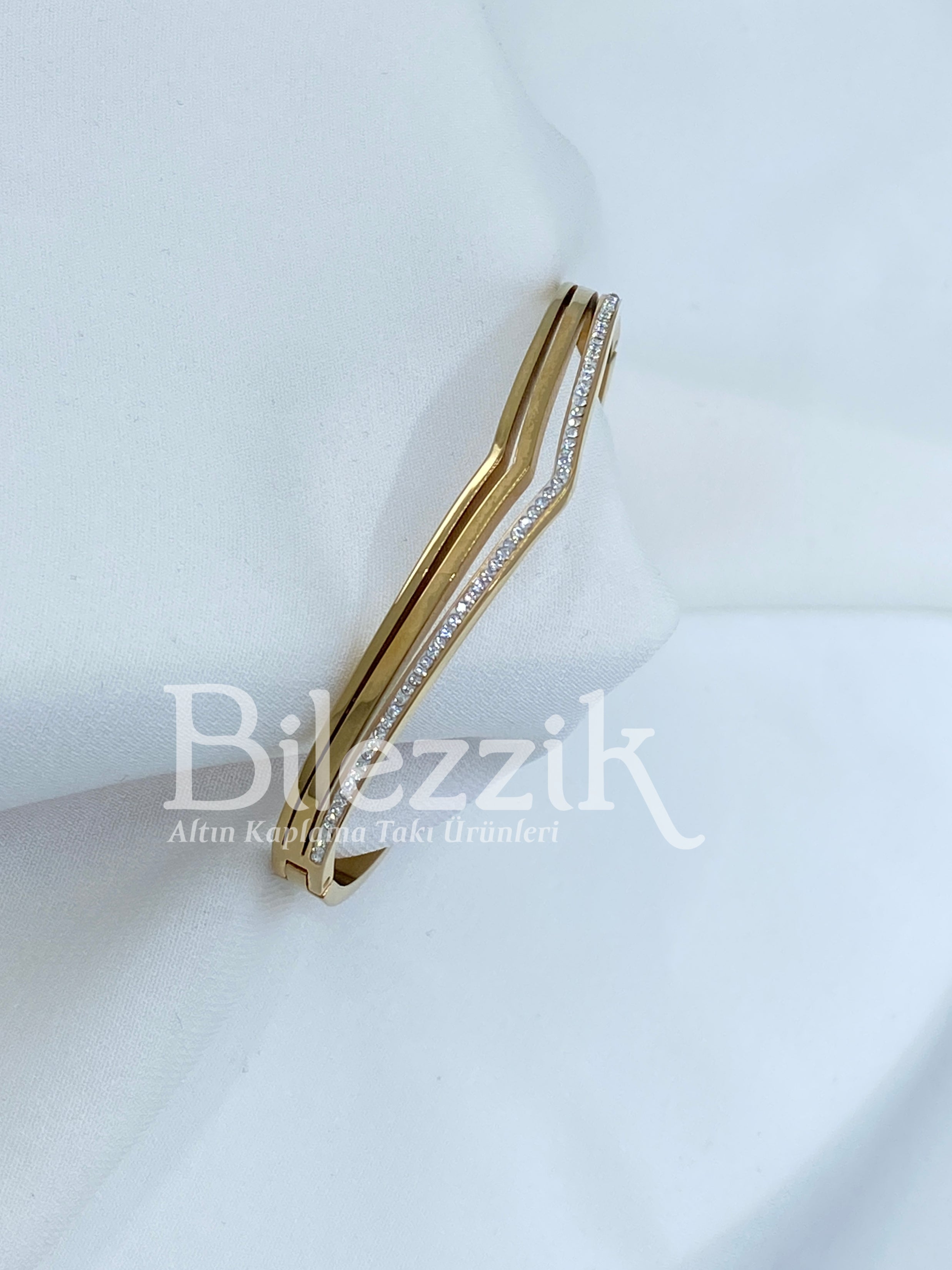Cartier Fantezi Kelepçe Modelimiz