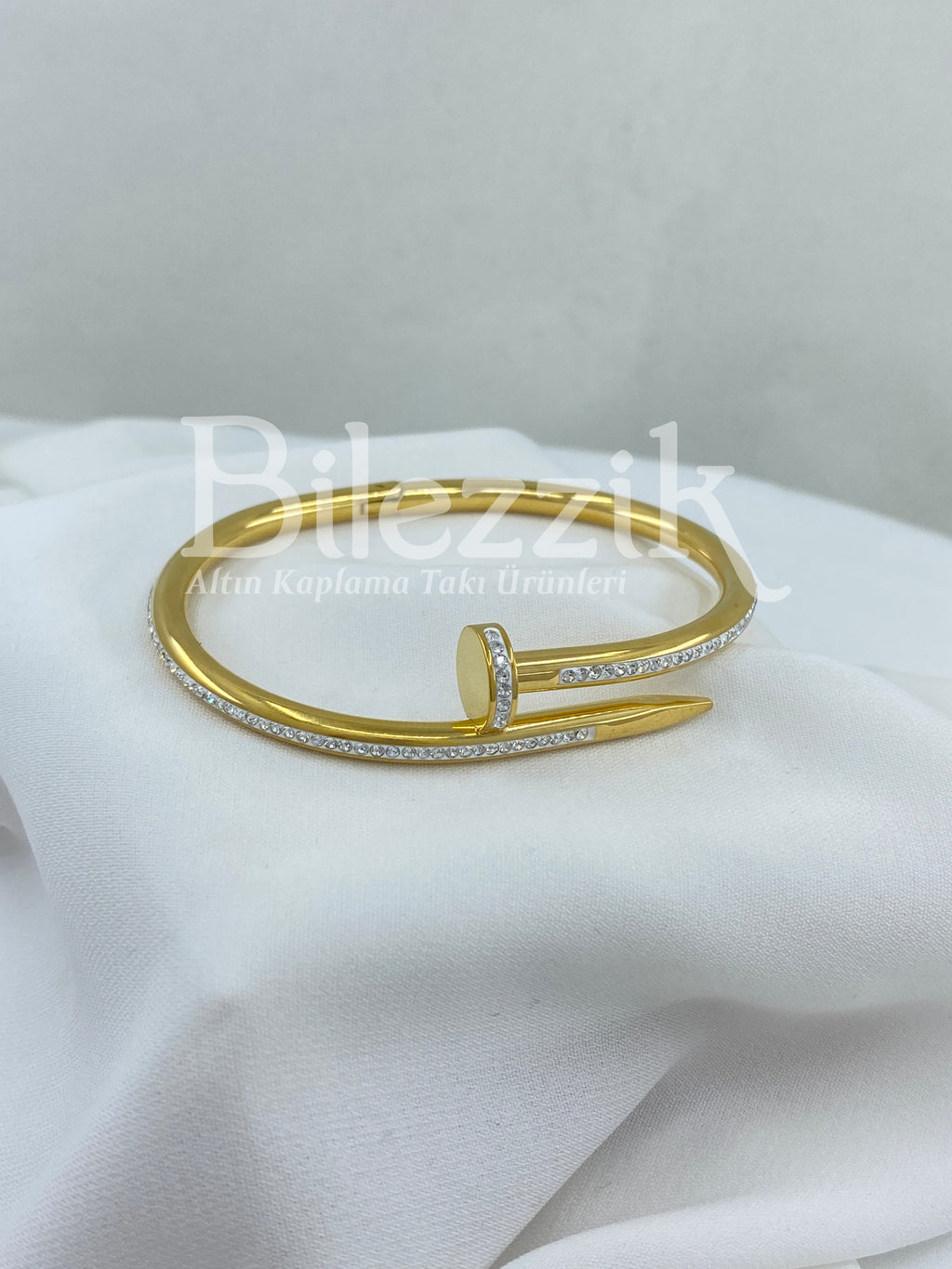 Çivili Cartier Kelepçe Modelimiz
