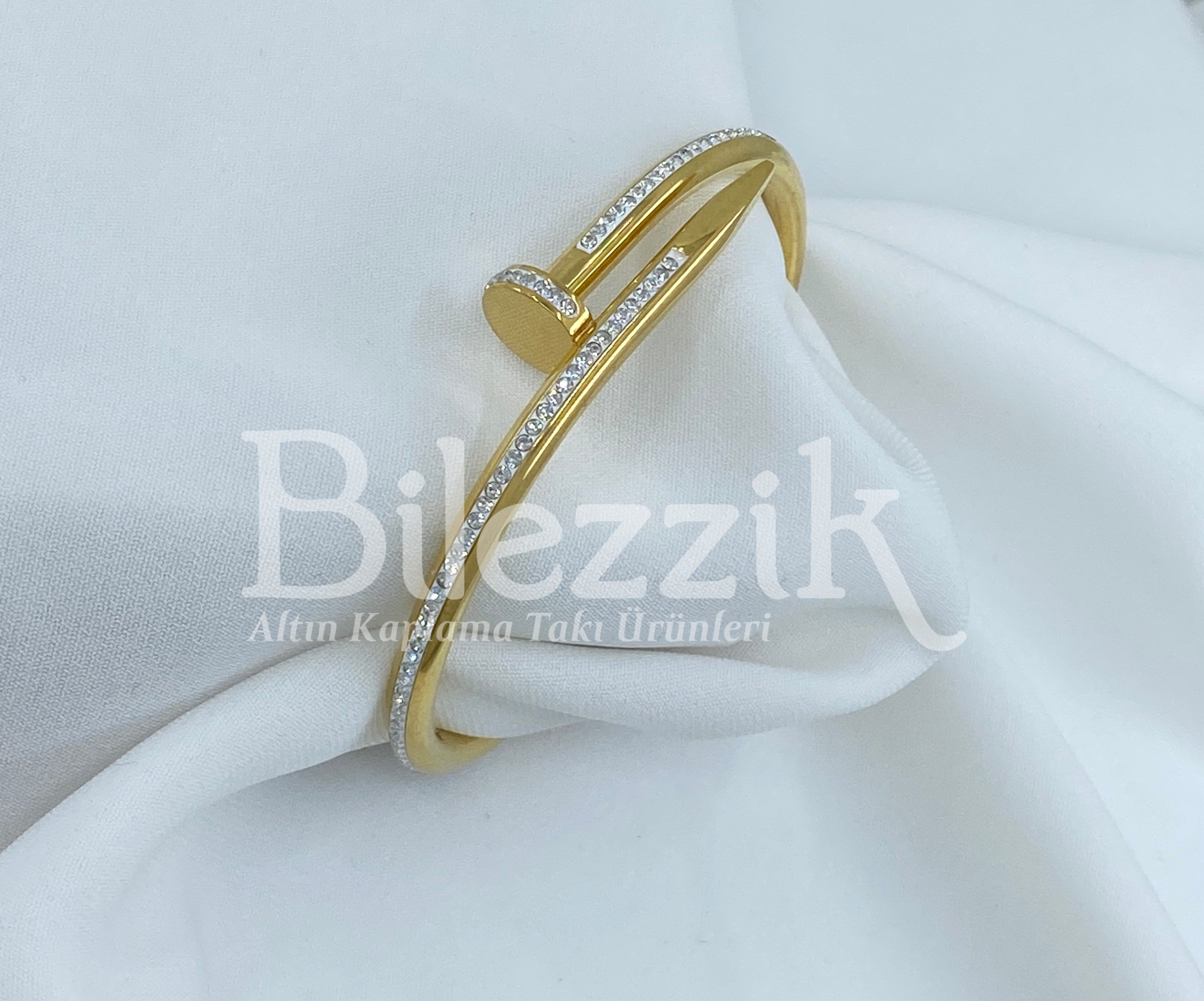 Çivili Cartier Kelepçe Modelimiz